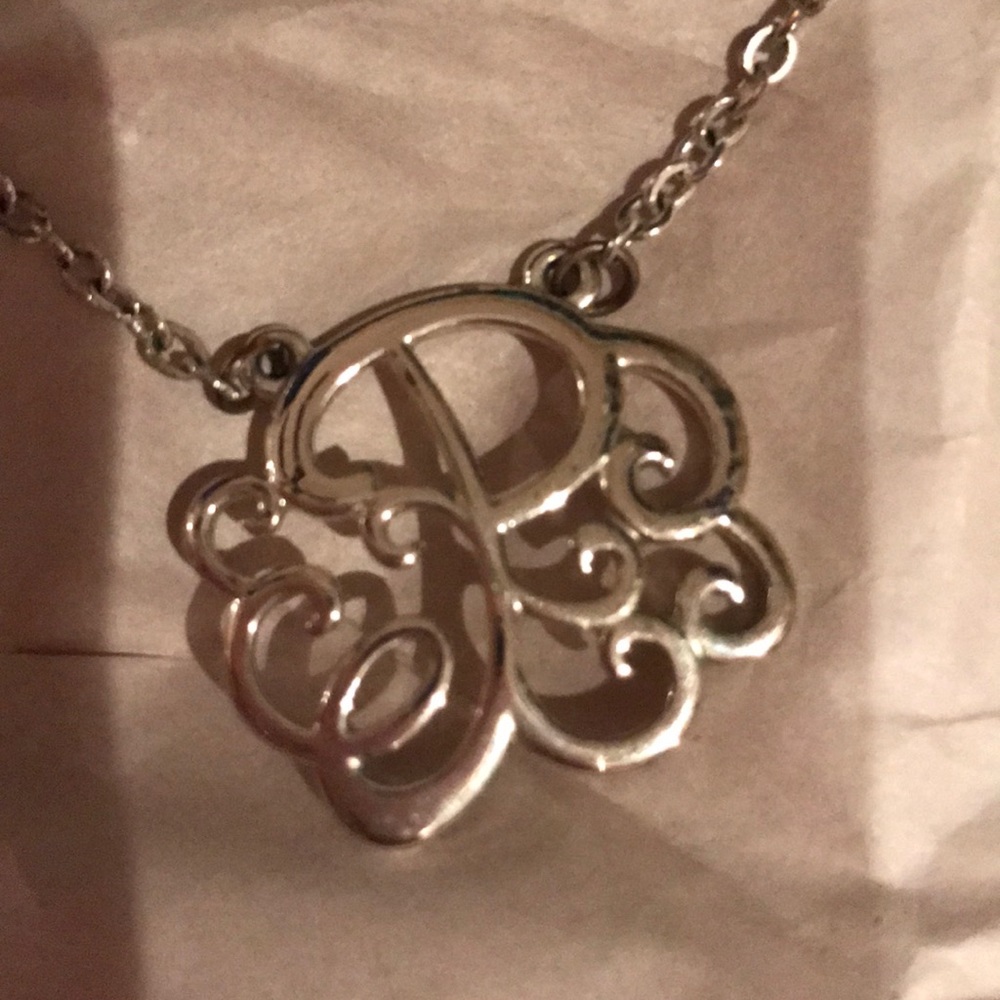 “P” script necklace - Picture 3 of 4